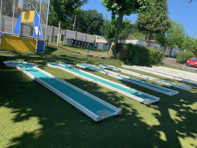 Camping Le Ruisseau Saint-André-de-Seignaux Kültér fotó